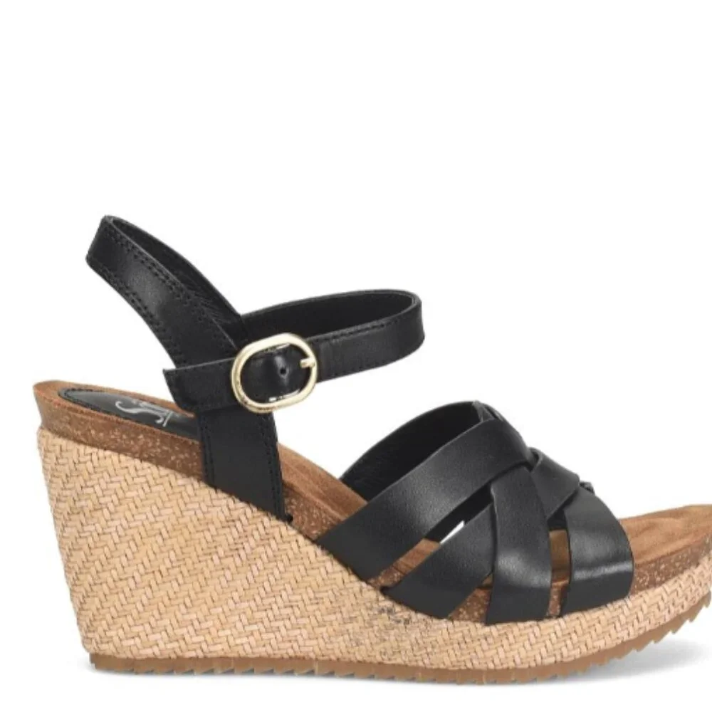 new Sofft Carlana Italian Leather Wedge Sandals  in box 252